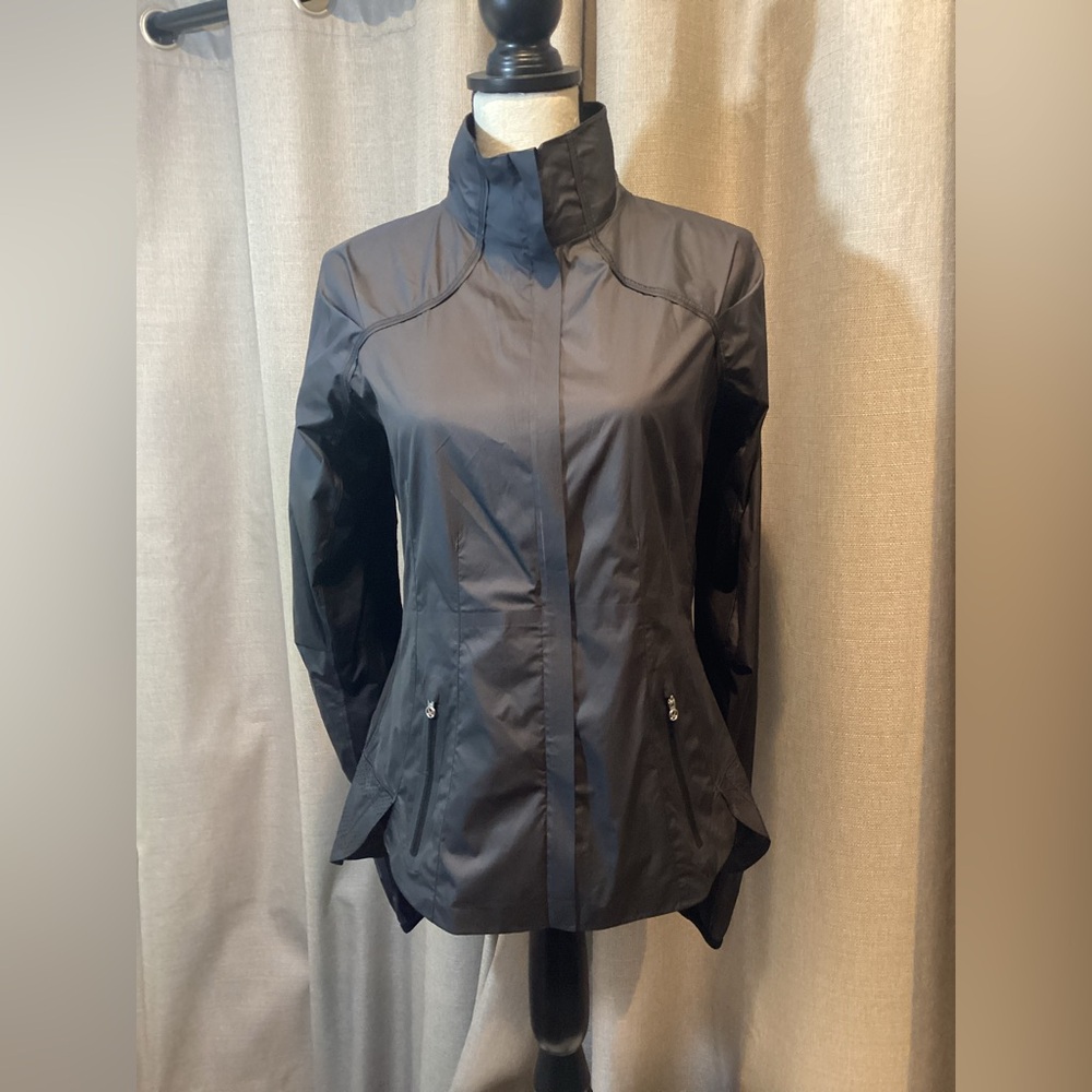 Lululemon Full Zip Running Jacket.  Black Size 8
